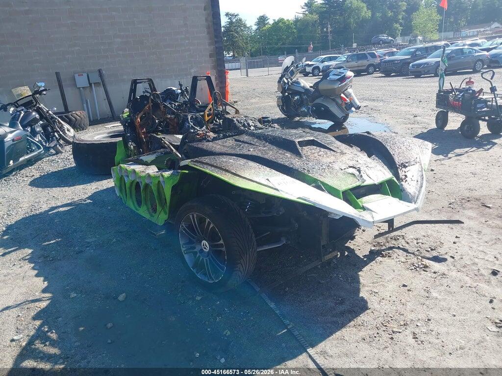 57XAASFA9G7112785 2016 POLARIS SLINGSHOT photo no. 2
