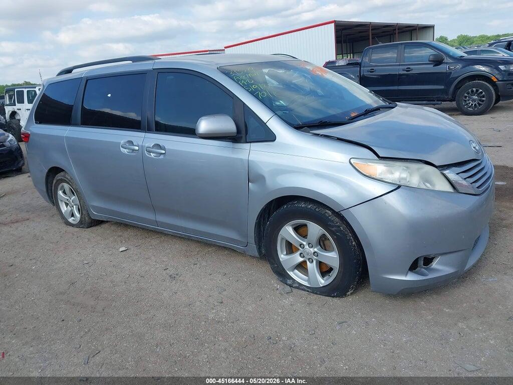 5TDKZ3DC8HS769794 2017 TOYOTA SIENNA photo no. 1