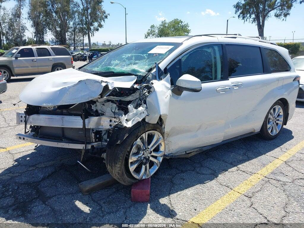 5TDERKEC3RS209317 2024 TOYOTA SIENNA photo no. 2