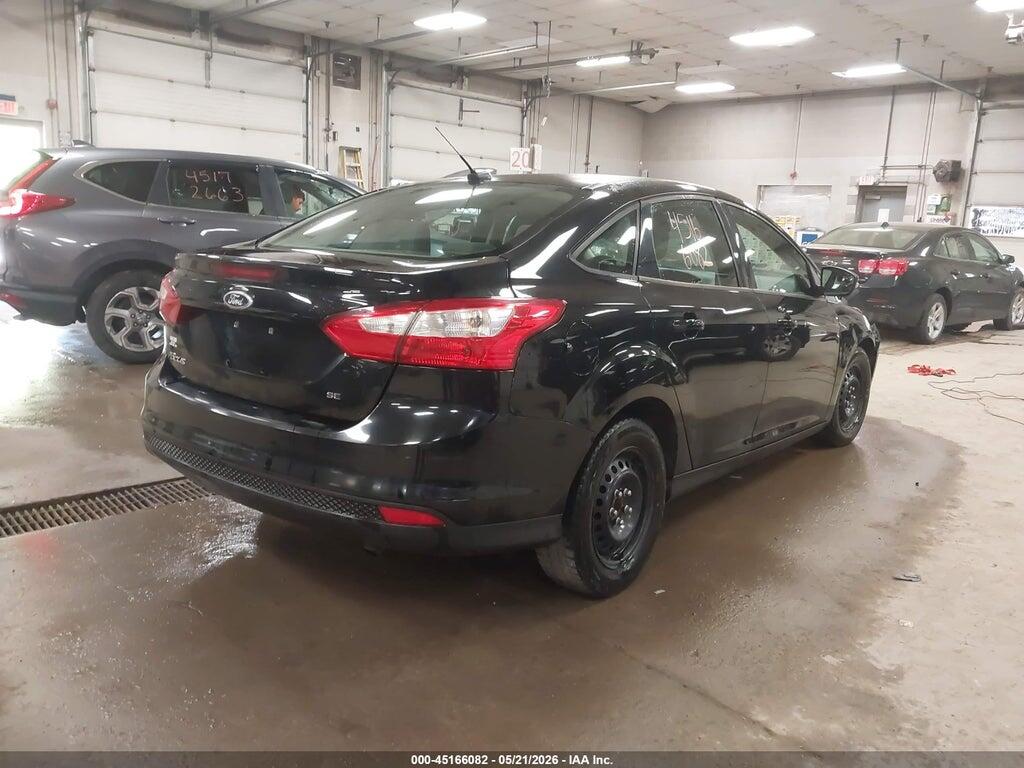 1FAHP3F24CL218783 2012 FORD FOCUS photo no. 4