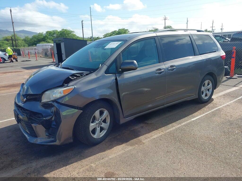 5TDKZ3DC4JS901875 2018 TOYOTA SIENNA photo no. 2