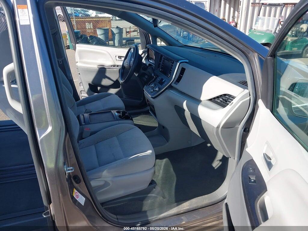5TDKZ3DC4JS901875 2018 TOYOTA SIENNA photo no. 5