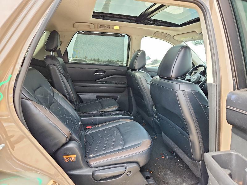 2023 NISSAN PATHFINDER PLATINUM — Фото 11 из 14