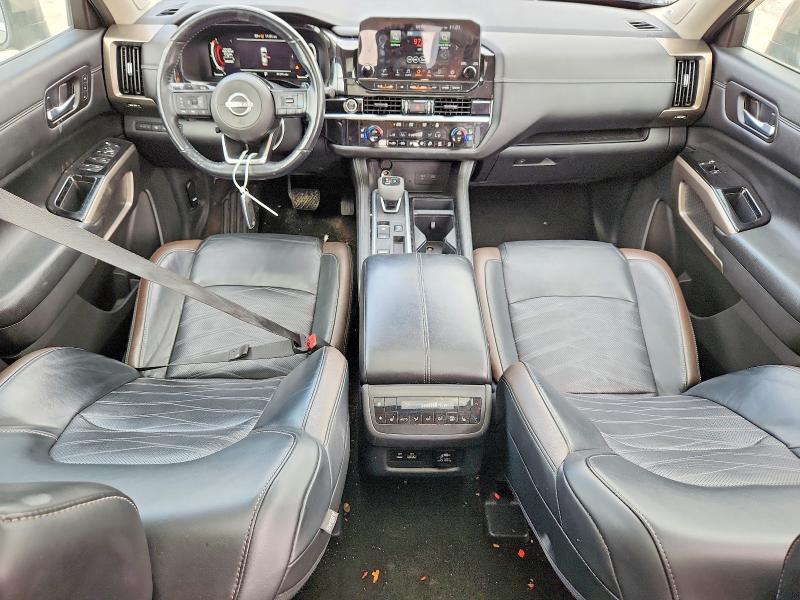 2023 NISSAN PATHFINDER PLATINUM — Фото 8 из 14