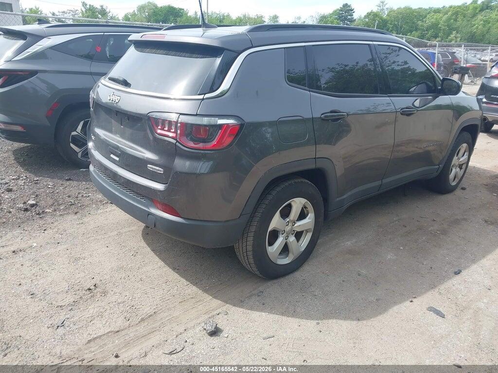 3C4NJDBB7KT670112 2019 JEEP COMPASS photo no. 4
