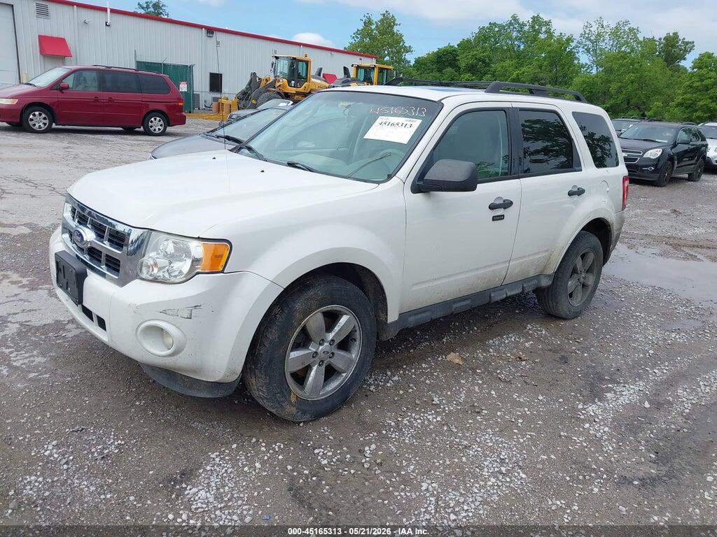 1FMCU0DG8BKA29760 2011 FORD ESCAPE photo no. 2