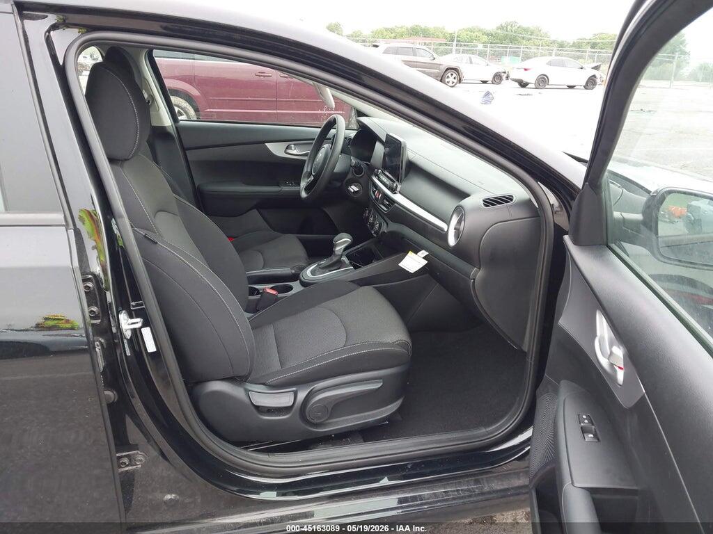 3KPF24AD3RE796910 2024 KIA FORTE photo no. 5