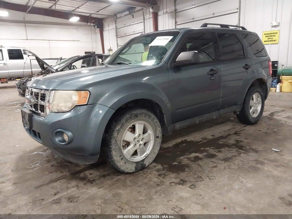 1FMCU9DG0BKA33984 2011 FORD ESCAPE photo no. 2
