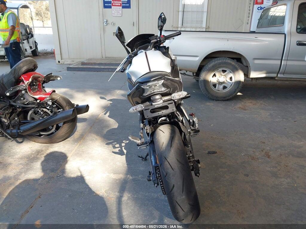 ML5EXEP14TDAG8885 2026 KAWASAKI EX650 photo no. 6