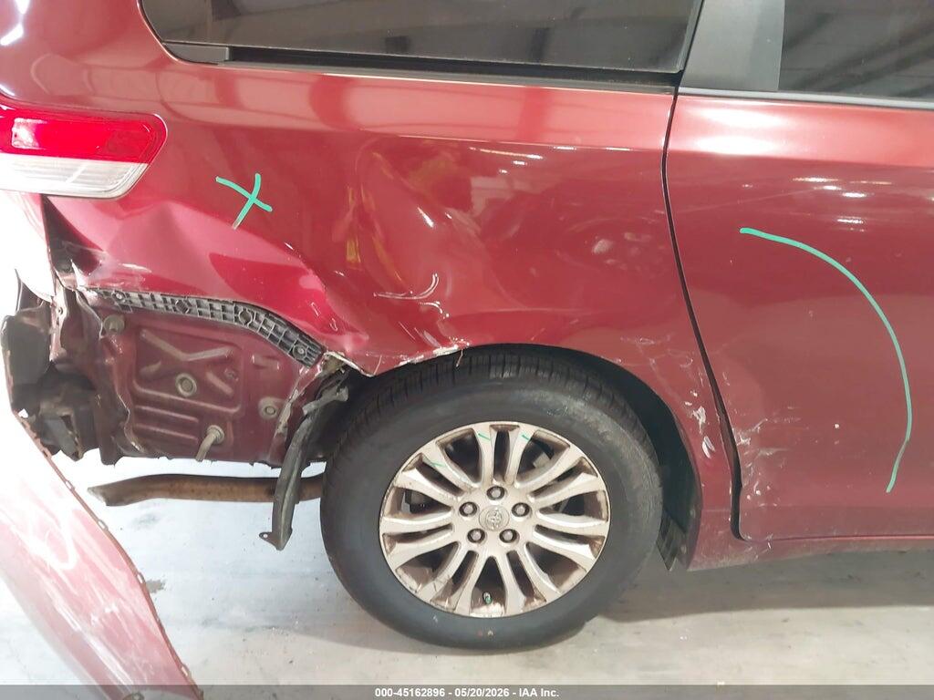 5TDYK3DC0ES433938 2014 TOYOTA SIENNA photo no. 6