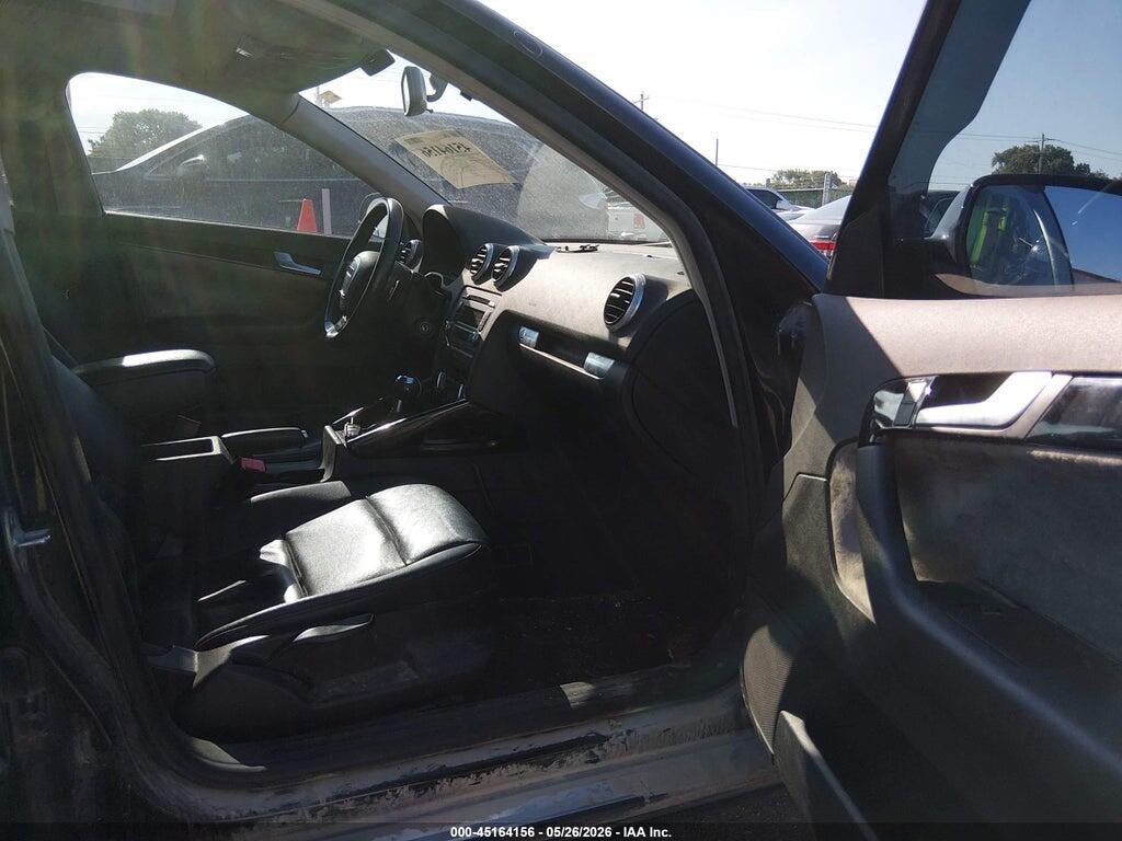WAUKEAFM8BA009601 2011 AUDI A3 photo no. 5