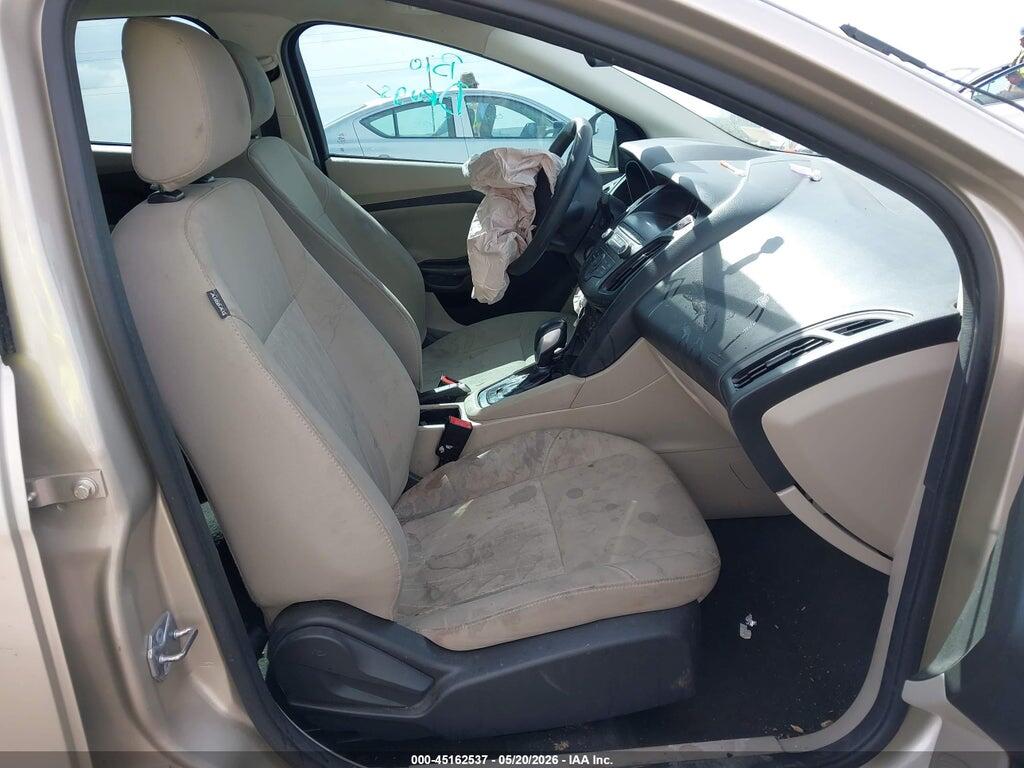 1FADP3F27JL217641 2018 FORD FOCUS photo no. 5