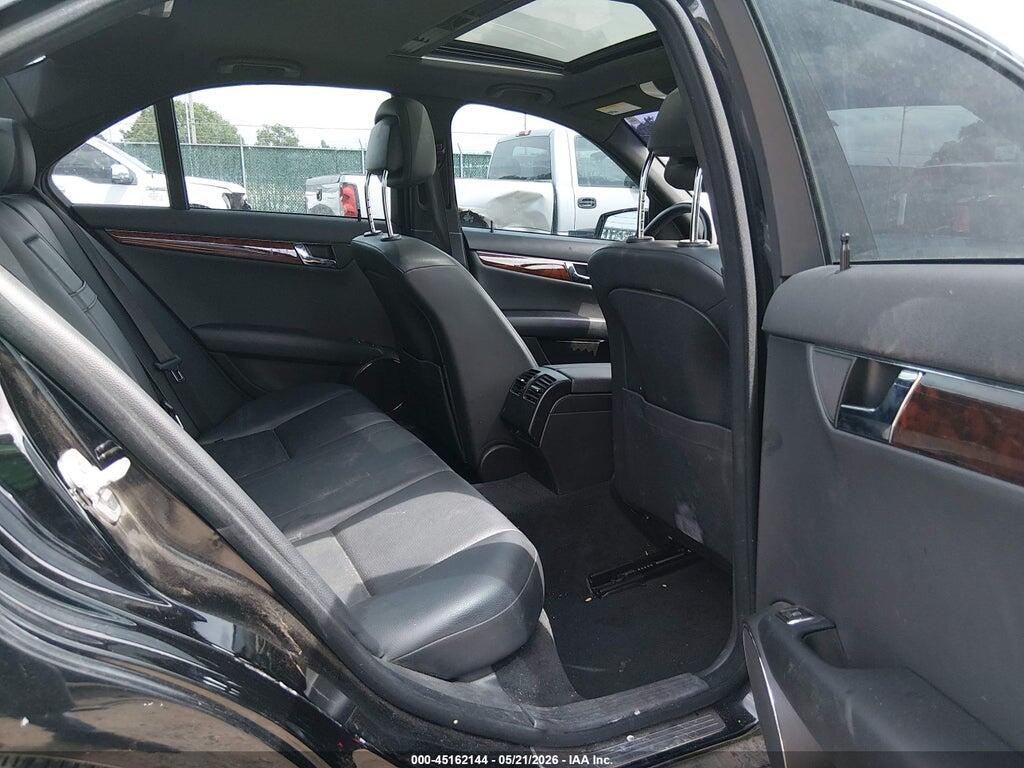 WDDGF5EB8AF445532 2010 MERCEDES-BENZ C 300 photo no. 8
