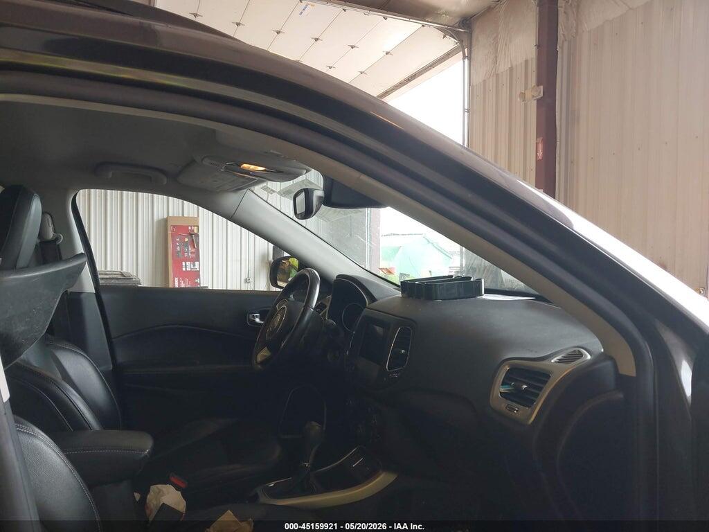 3C4NJCBB9JT105661 2018 JEEP COMPASS photo no. 5