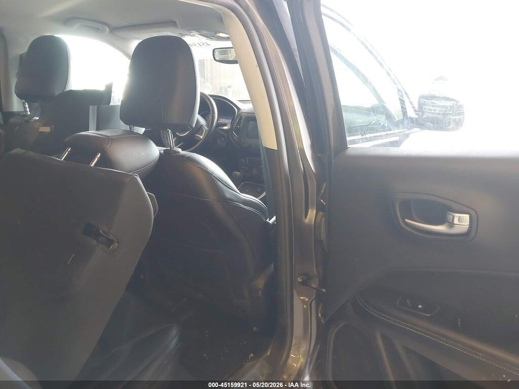 3C4NJCBB9JT105661 2018 JEEP COMPASS photo no. 8