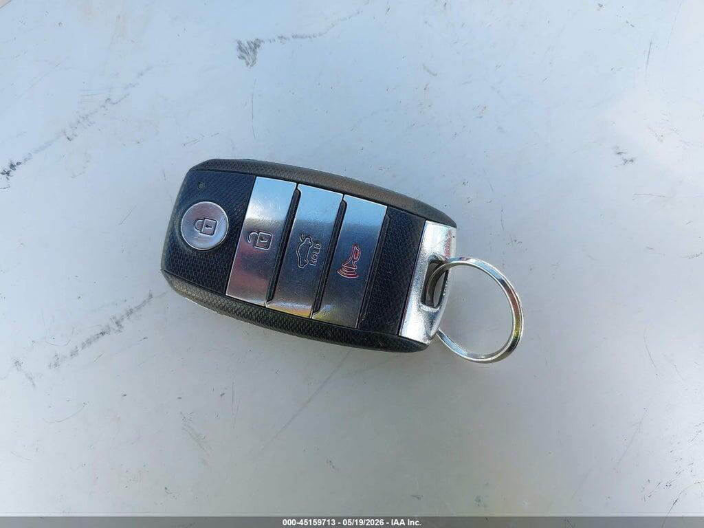 5XXGT4L14HG129659 2017 KIA OPTIMA photo no. 11