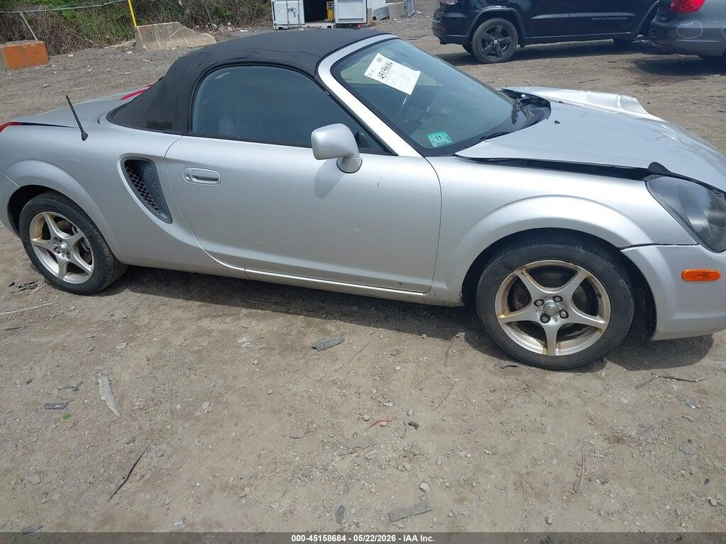 JTDFR320810040049 2001 TOYOTA MR2 SPYDER photo no. 1