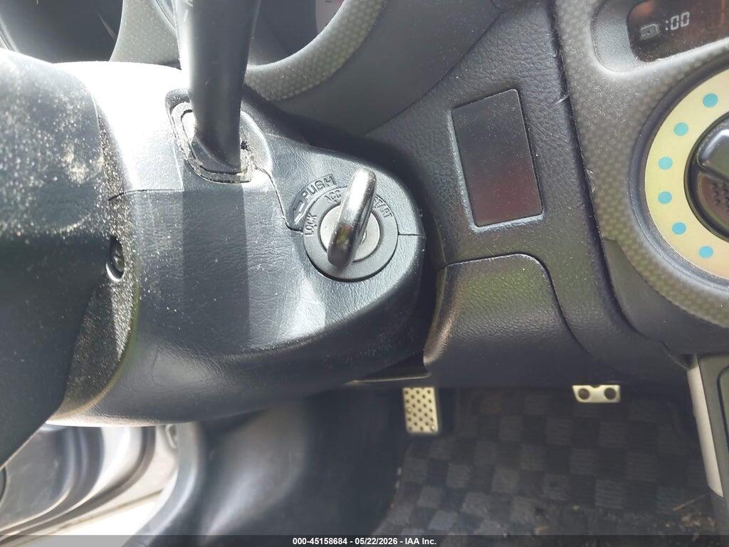JTDFR320810040049 2001 TOYOTA MR2 SPYDER photo no. 11