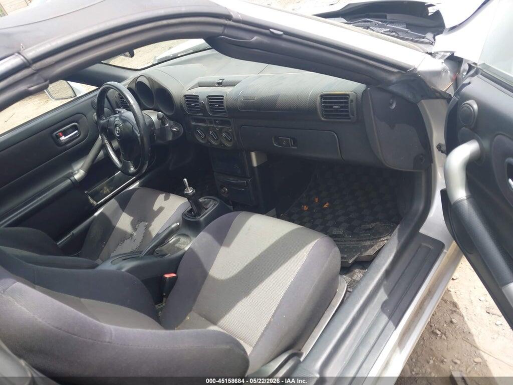 JTDFR320810040049 2001 TOYOTA MR2 SPYDER photo no. 5