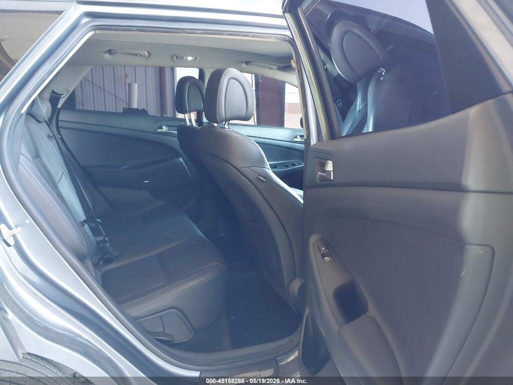 KM8J33A22JU605866 2018 HYUNDAI TUCSON photo no. 8