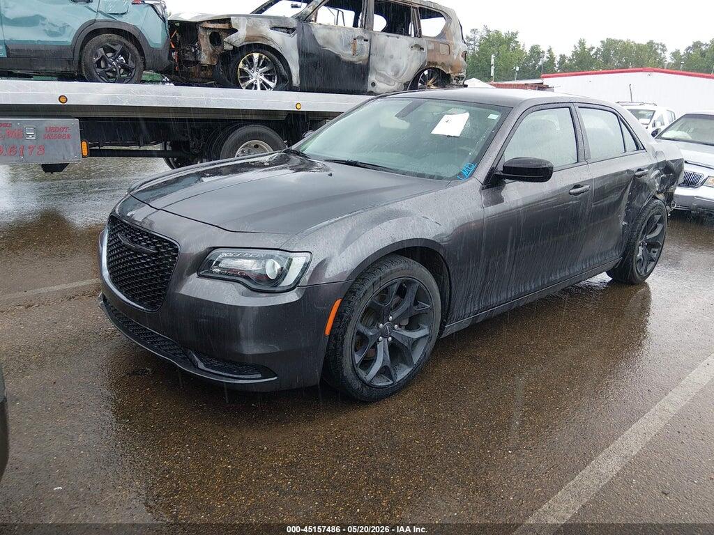 2C3CCAAG1LH212707 2020 CHRYSLER 300 photo no. 2