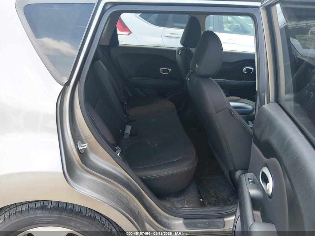 KNDJN2A29F7186302 2015 KIA SOUL photo no. 8