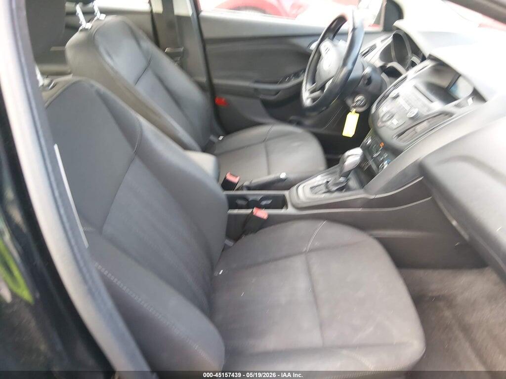 1FADP3F24GL404215 2016 FORD FOCUS photo no. 5