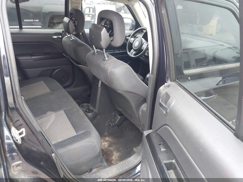 1J4NT1GA7BD151988 2011 JEEP PATRIOT photo no. 8