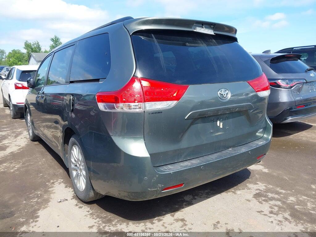 5TDYK3DC0DS329707 2013 TOYOTA SIENNA photo no. 3