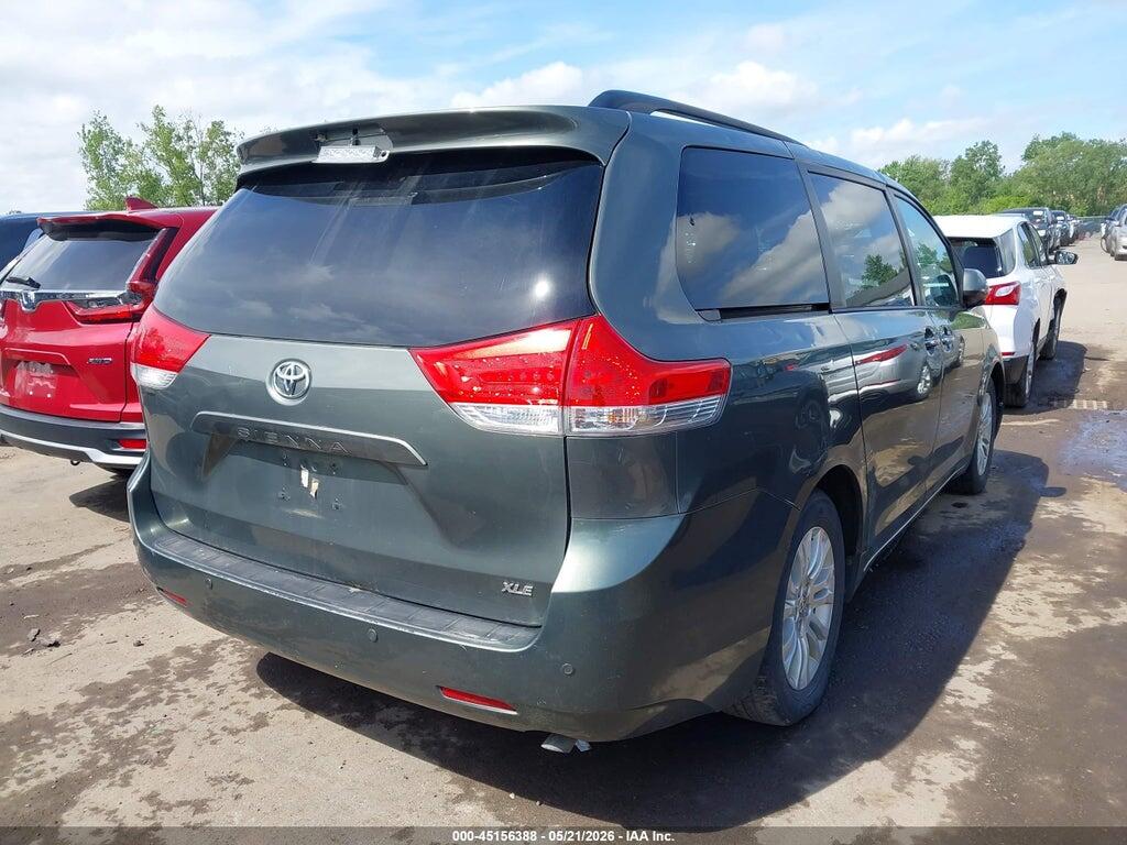 5TDYK3DC0DS329707 2013 TOYOTA SIENNA photo no. 4