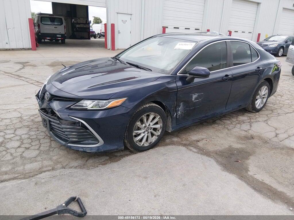 4T1C11AK1NU670829 2022 TOYOTA CAMRY photo no. 2