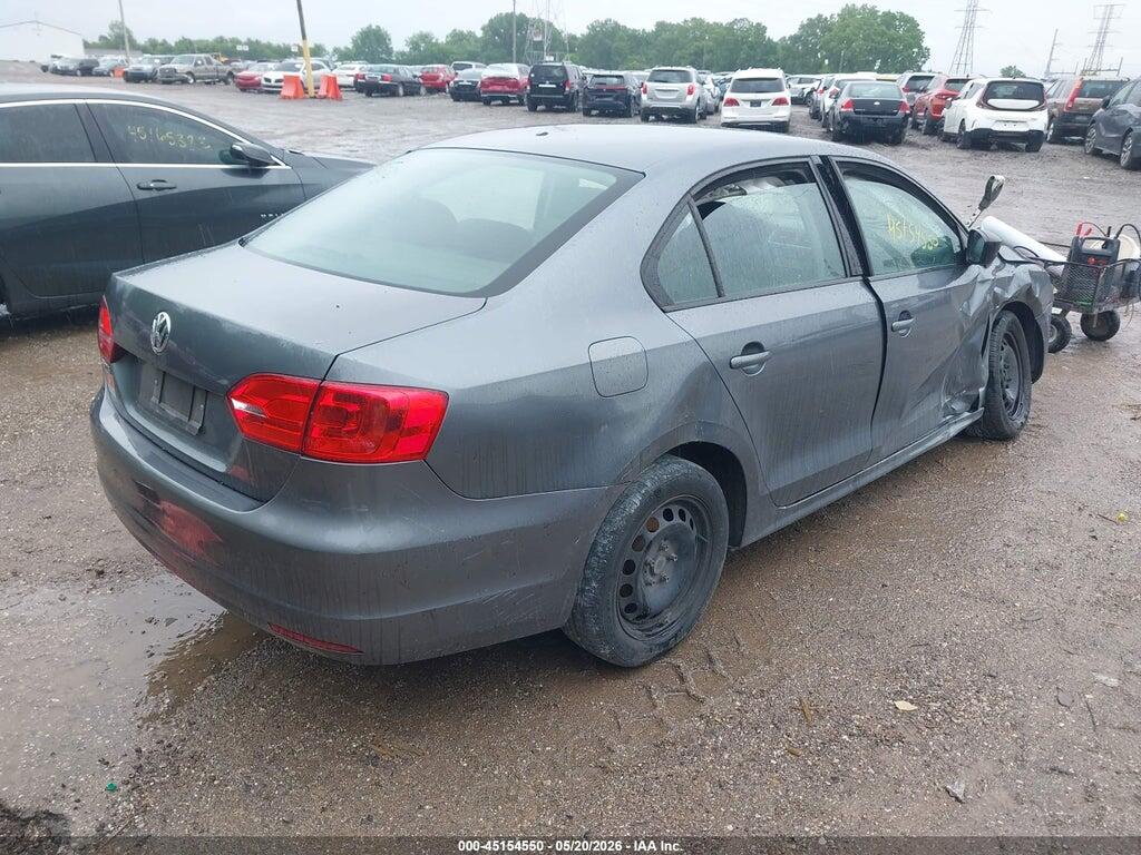 3VW2K7AJ8DM368638 2013 VOLKSWAGEN JETTA photo no. 4