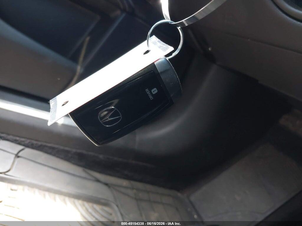 JH4KC1F53JC000520 2018 ACURA RLX photo no. 11
