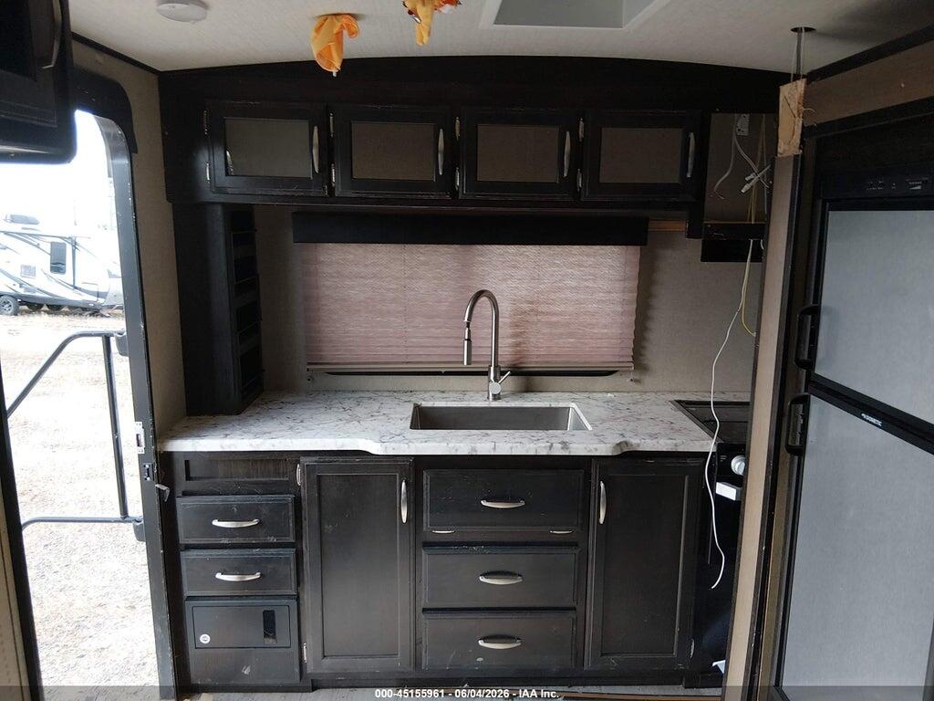 573TE2825J5501091 2018 GRAND DESI IMAGINE photo no. 5