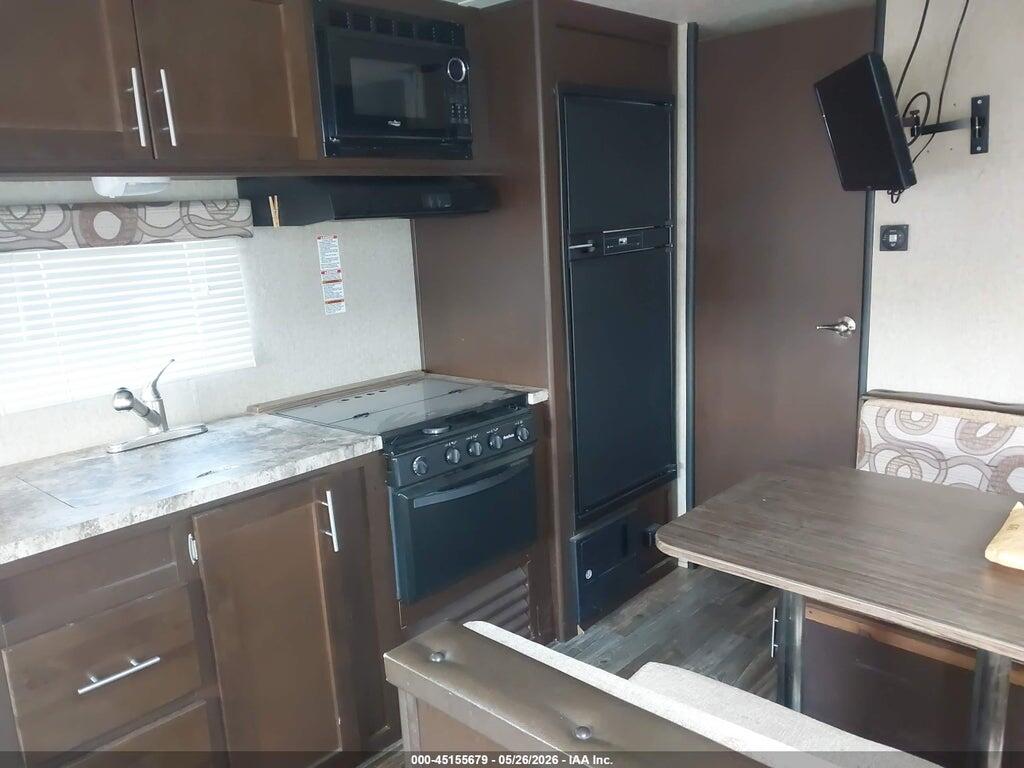 4X4TCKA23GK030196 2016 FOREST RIVER GREY WOLF TRAVEL TRAILER photo no. 7