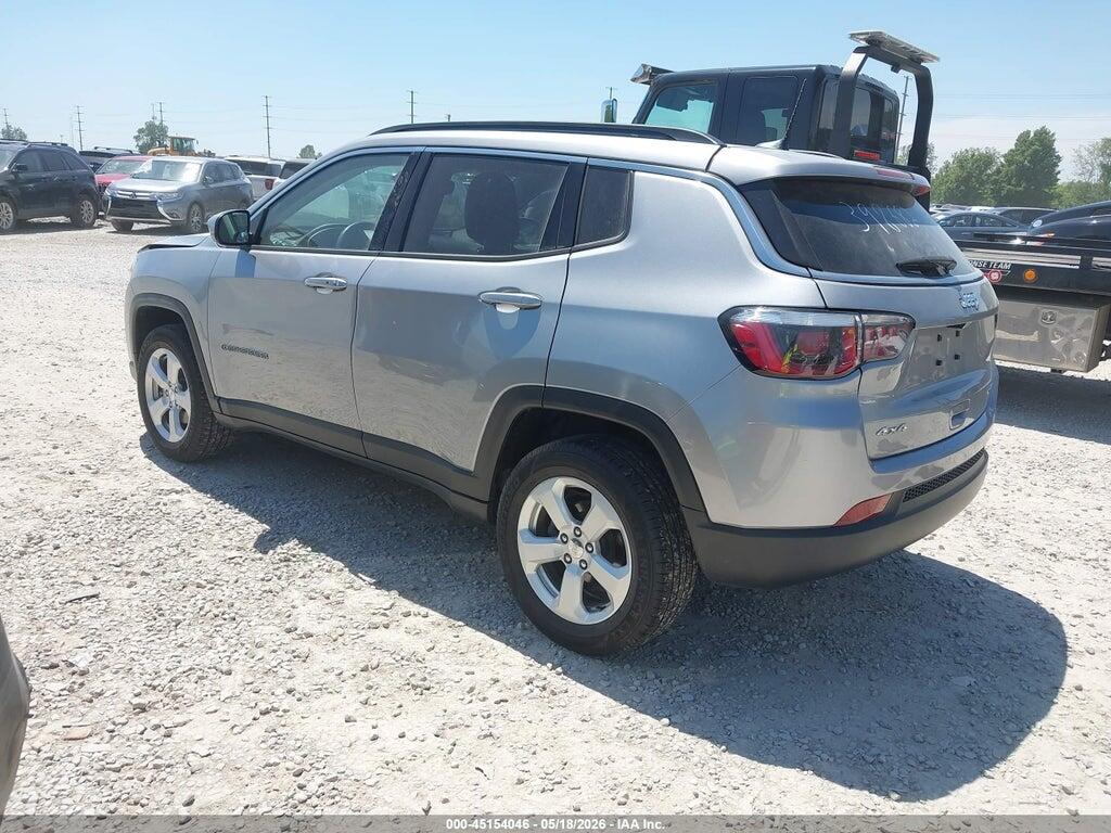 3C4NJDBB4JT398682 2018 JEEP COMPASS photo no. 3