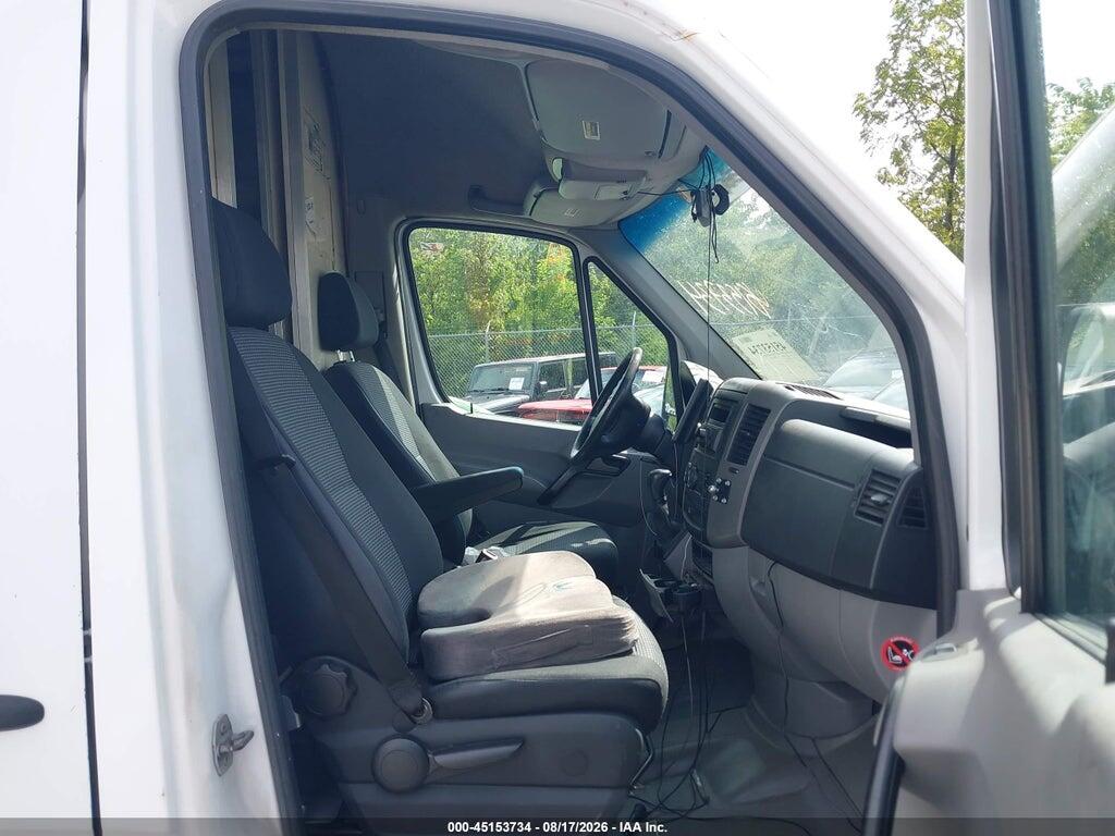 WDYPE8CC0C5665402 2012 FREIGHTLINER SPRINTER 2500 photo no. 5