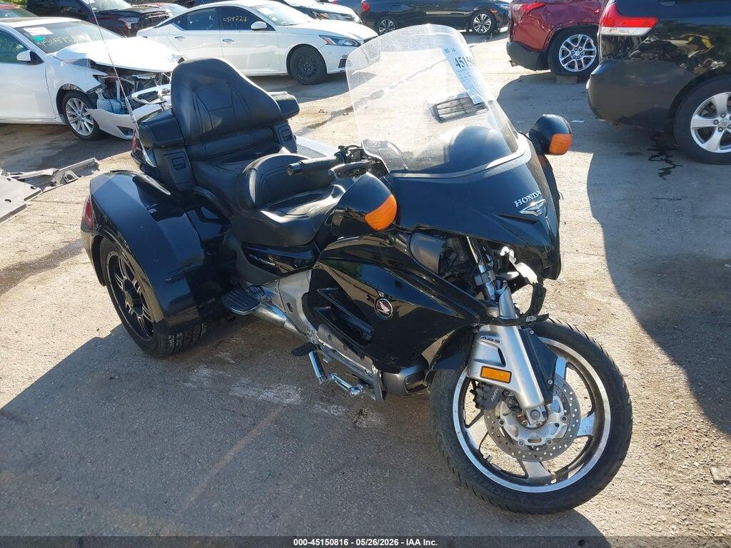 JH2SC68N4FK100058 2015 HONDA GL1800 photo no. 1