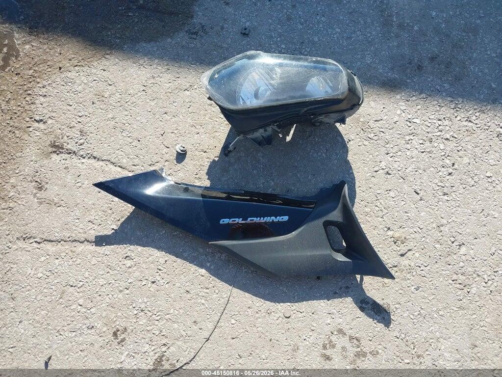 JH2SC68N4FK100058 2015 HONDA GL1800 photo no. 11