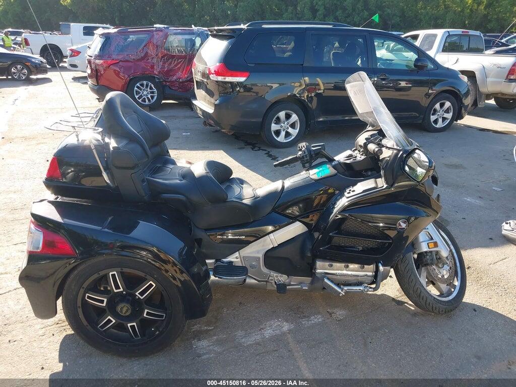 JH2SC68N4FK100058 2015 HONDA GL1800 photo no. 12