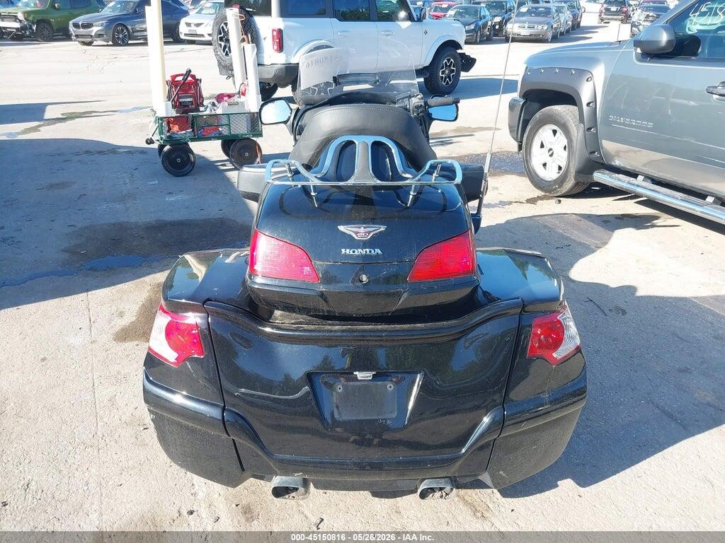 JH2SC68N4FK100058 2015 HONDA GL1800 photo no. 6