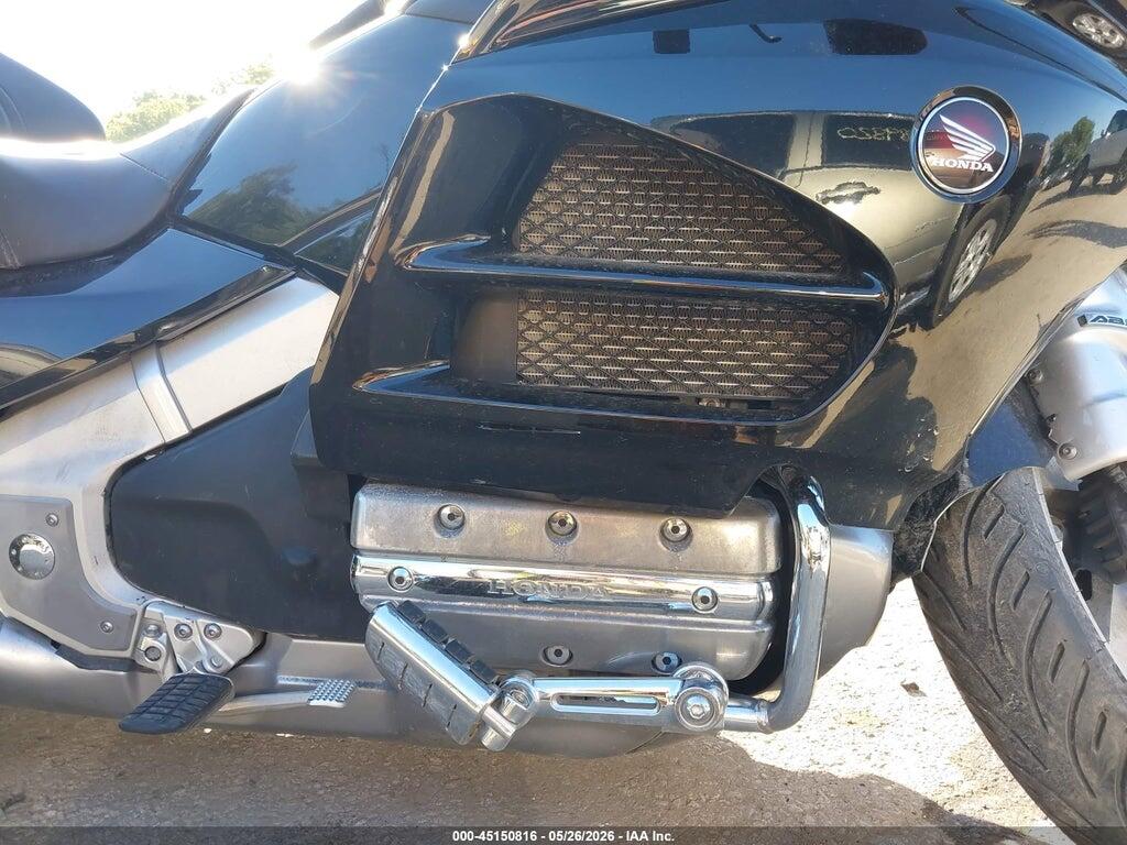 JH2SC68N4FK100058 2015 HONDA GL1800 photo no. 8