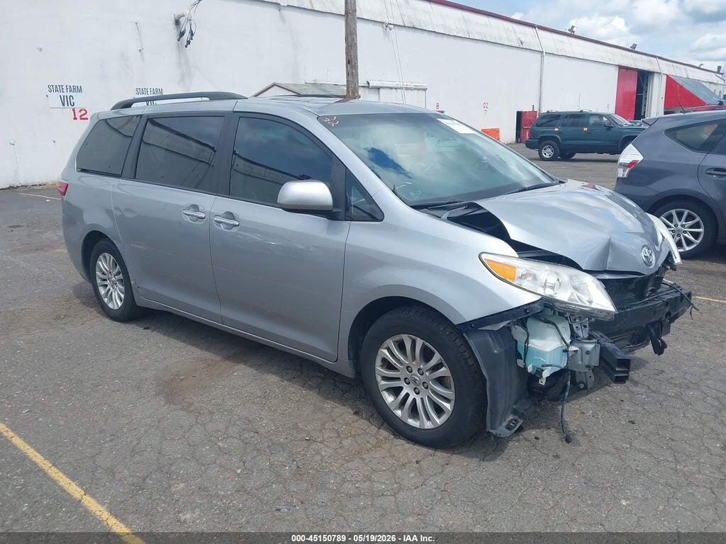 5TDYZ3DC9HS841967 2017 TOYOTA SIENNA photo no. 1