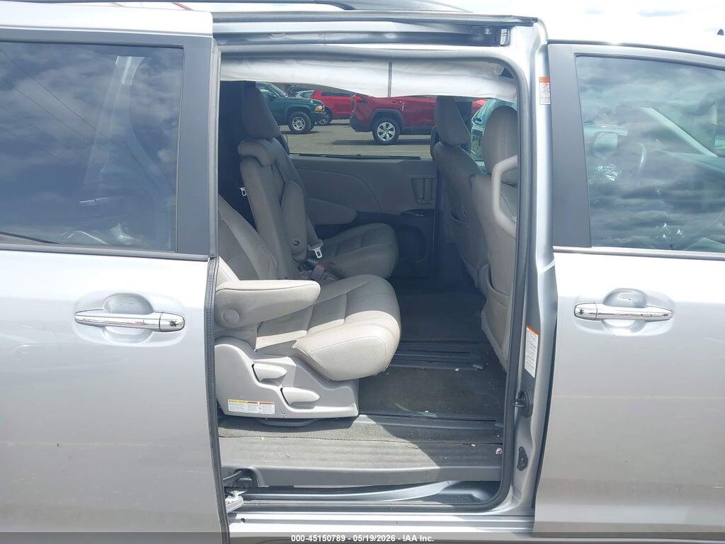 5TDYZ3DC9HS841967 2017 TOYOTA SIENNA photo no. 8
