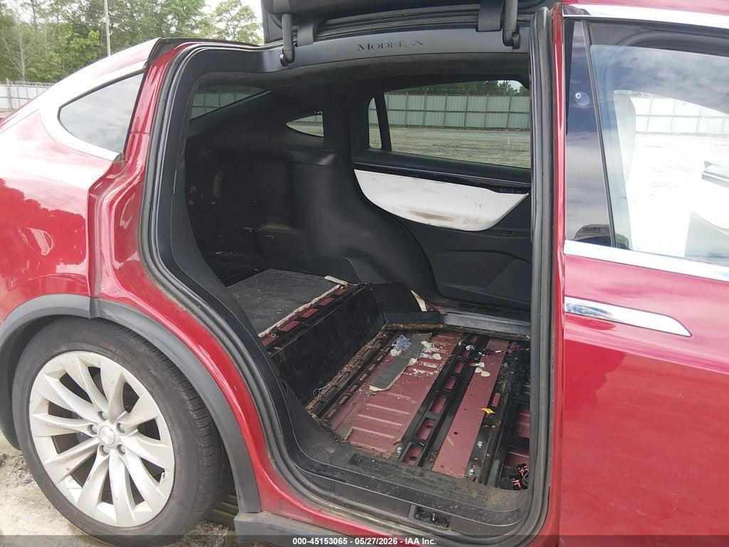 5YJXCDE2XHF066690 2017 TESLA MODEL X photo no. 8
