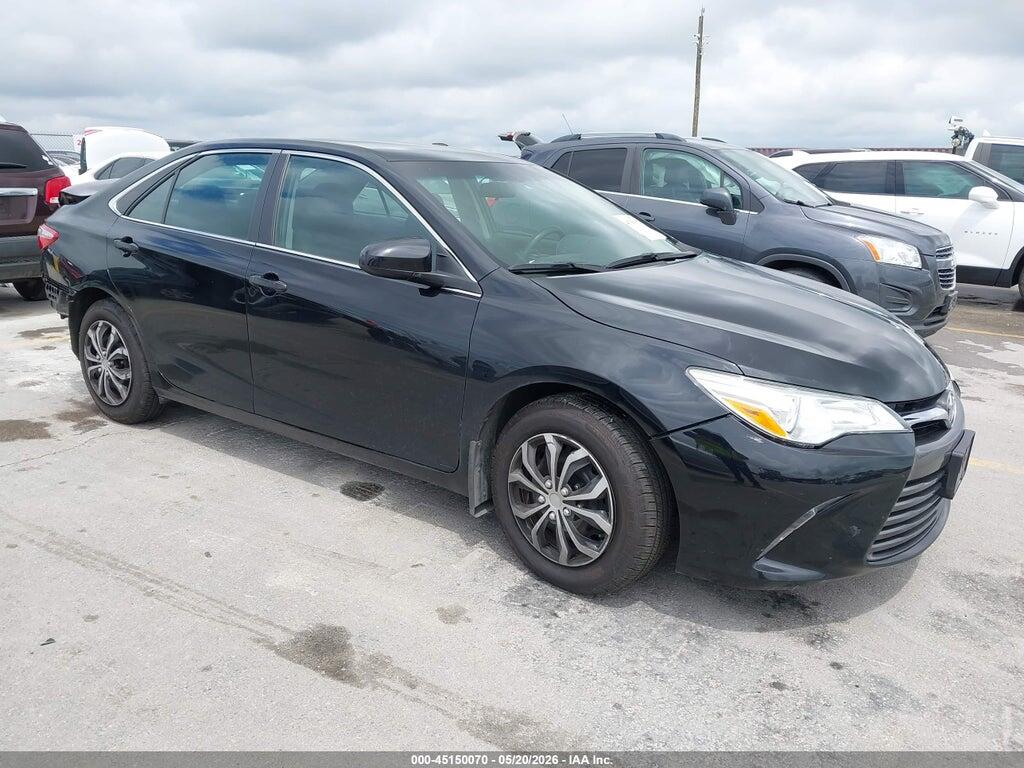 4T1BF1FK5HU327662 2017 TOYOTA CAMRY photo no. 1