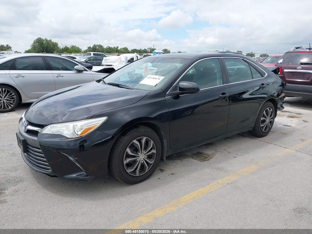 4T1BF1FK5HU327662 2017 TOYOTA CAMRY photo no. 2