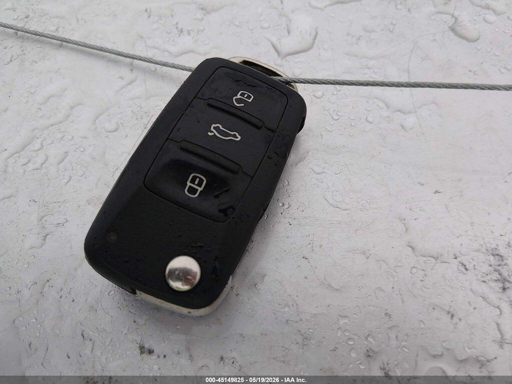 3VW3L7AJ2CM042592 2012 VOLKSWAGEN JETTA photo no. 11