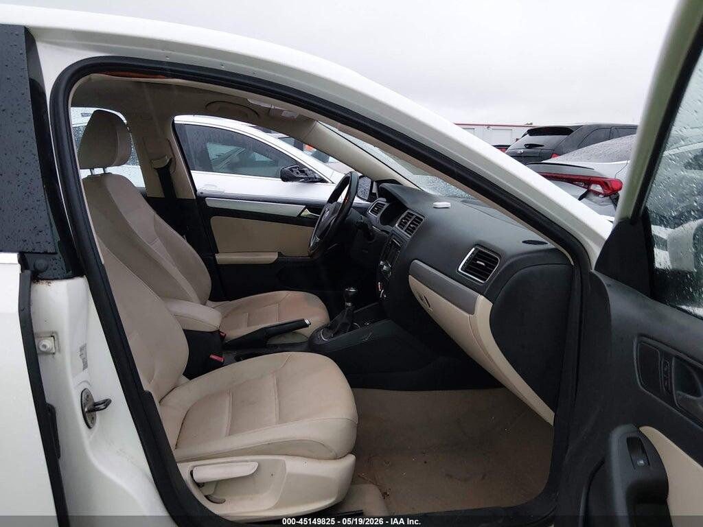 3VW3L7AJ2CM042592 2012 VOLKSWAGEN JETTA photo no. 5