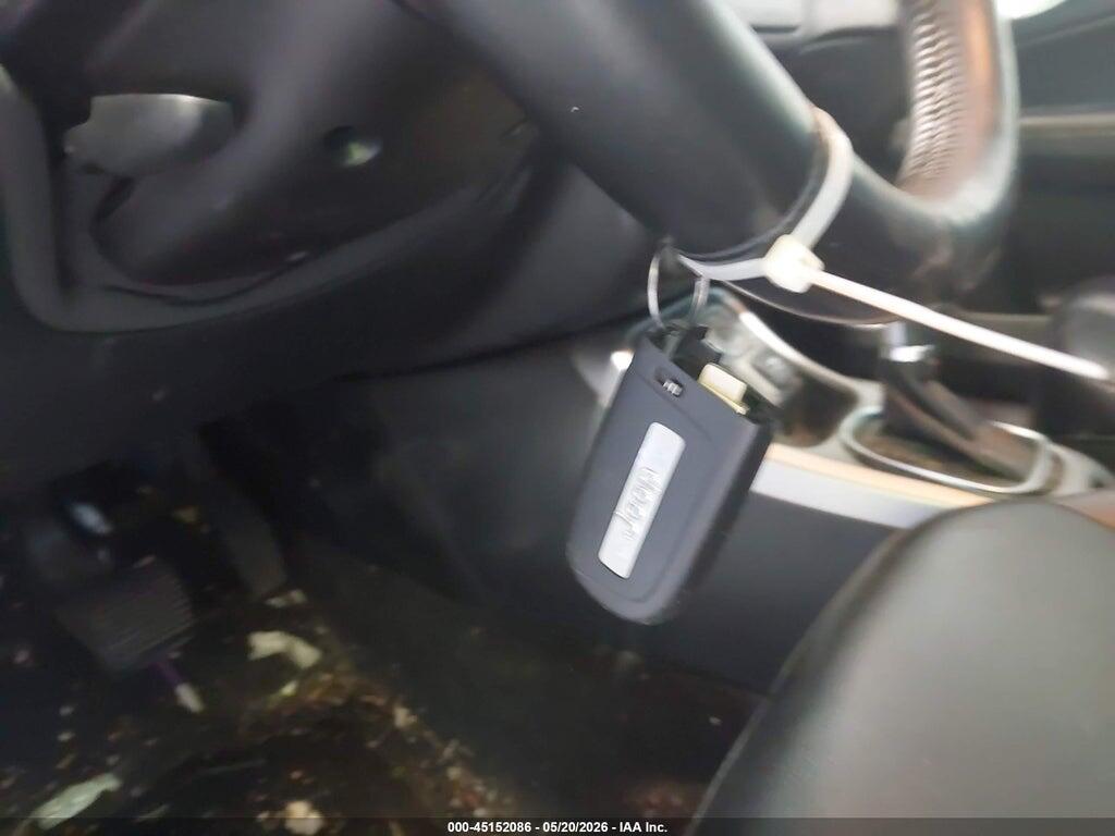 3C4NJDBB6JT114064 2018 JEEP COMPASS photo no. 11